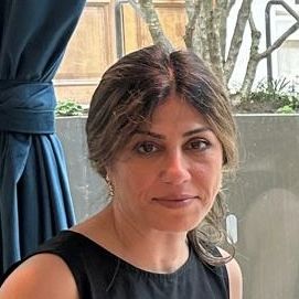 Navidinia, Afsaneh